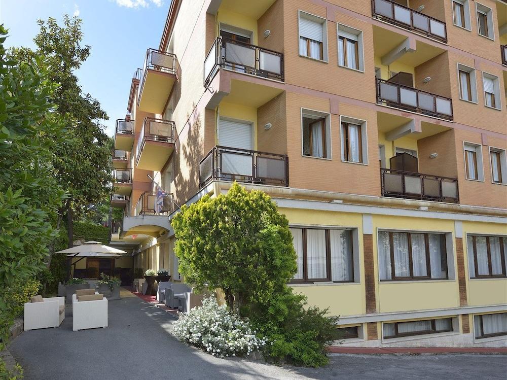 Hotel Attico Chianciano Terme Εξωτερικό φωτογραφία